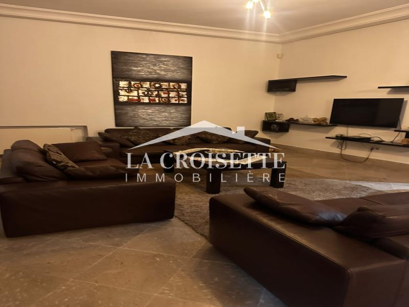 Triplex S+5 avec jardin à La Marsa